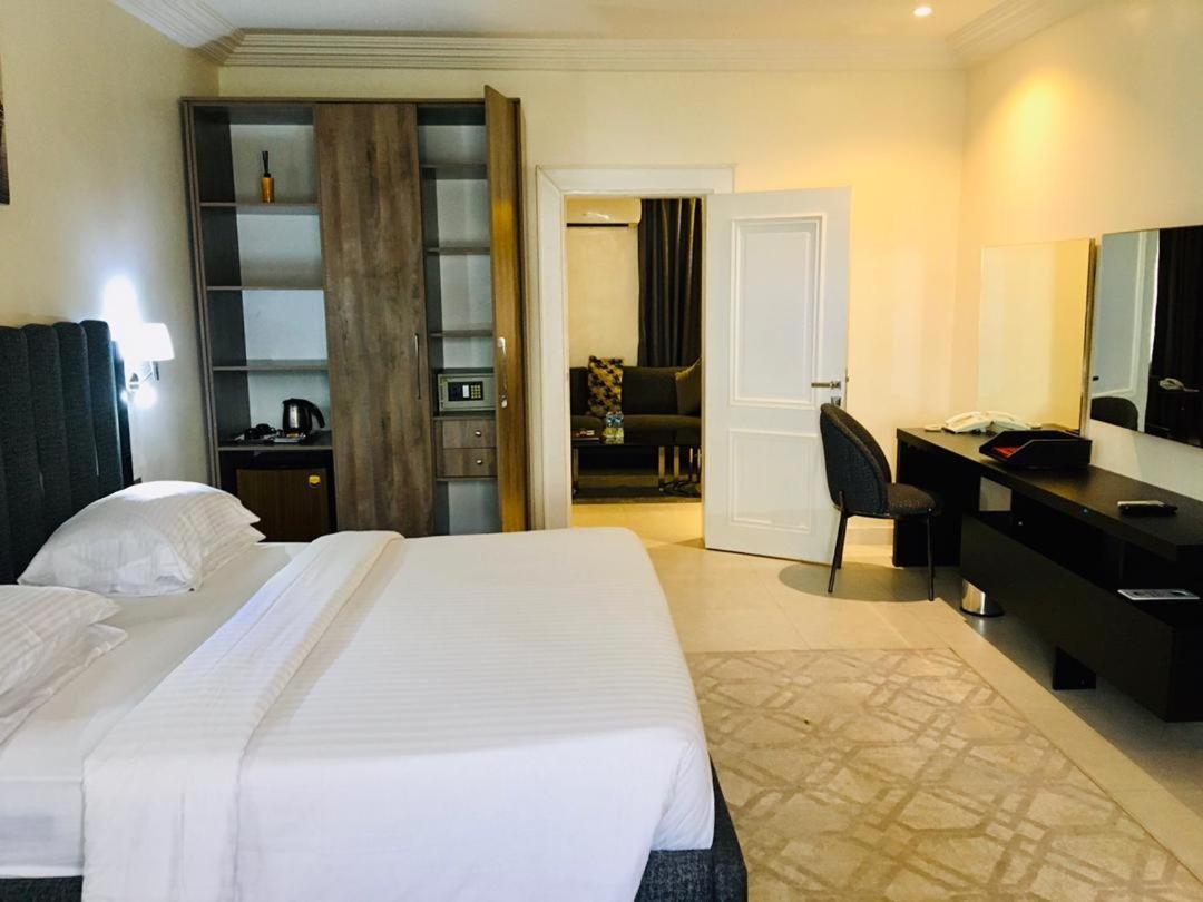 Summerset Continental Hotel Maitama By T E L E Hospitality Abuja Exterior photo